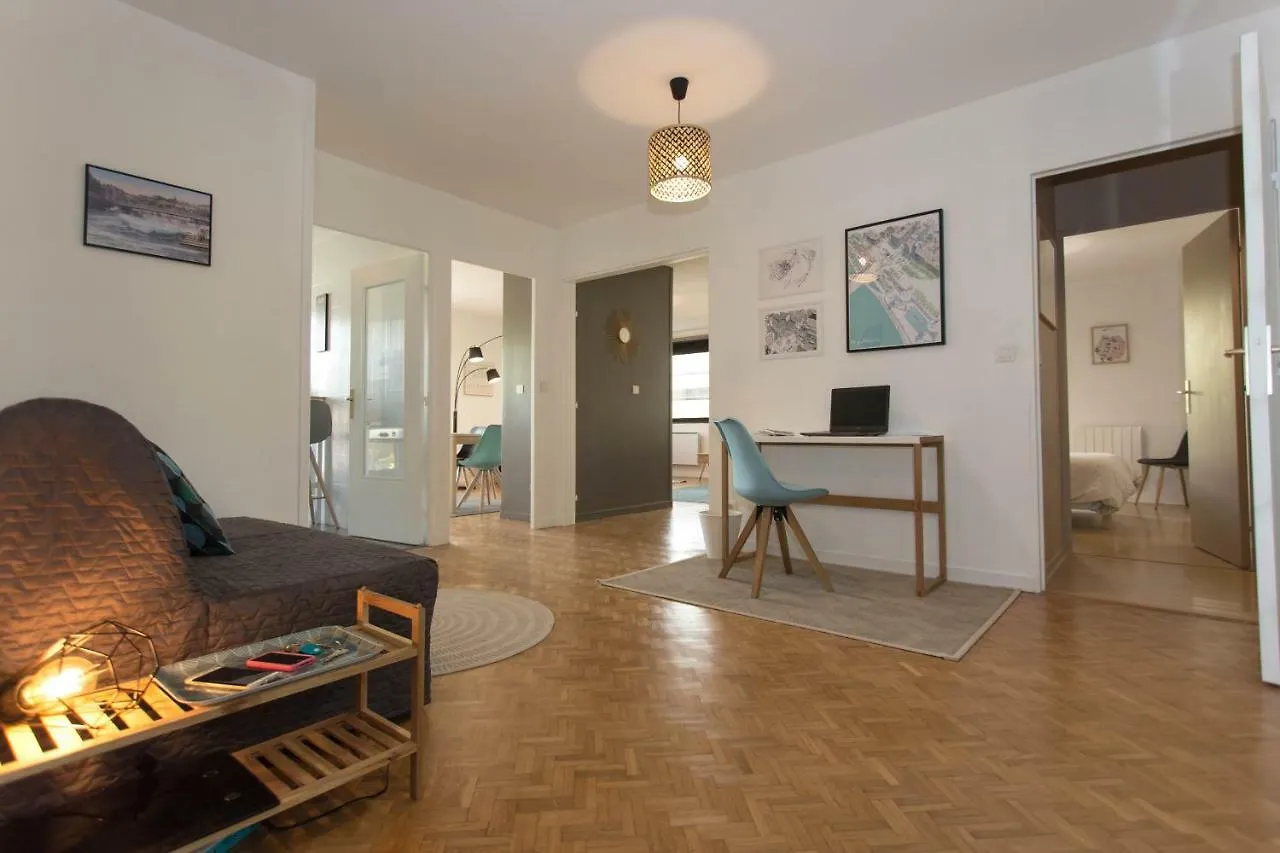 Appartement Lyon Centre Confluence 100 m2 Parking Terrasses 0*,  France