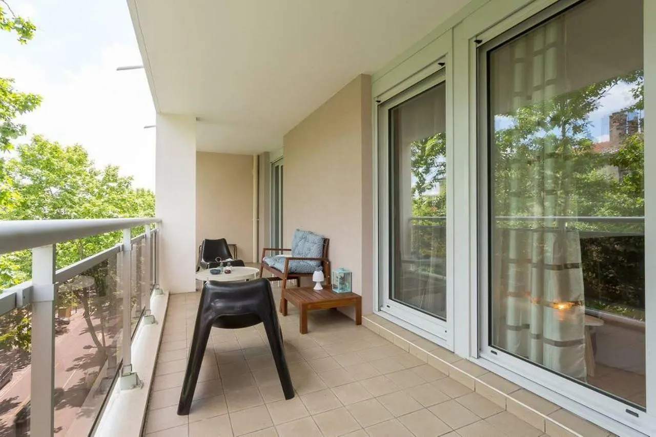 Appartement Lyon Centre Confluence 100 m2 Parking Terrasses