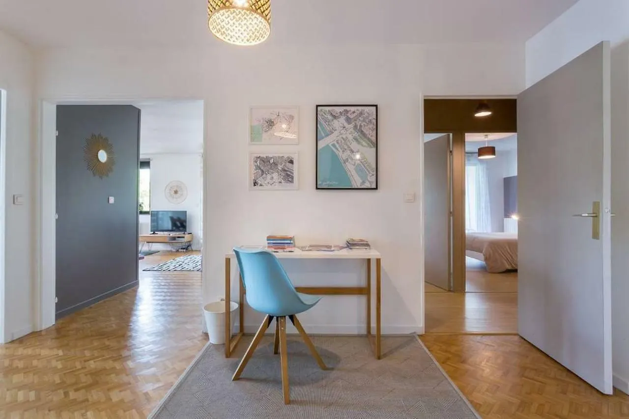 Appartement Lyon Centre Confluence 100 M2 Parking Terrasses