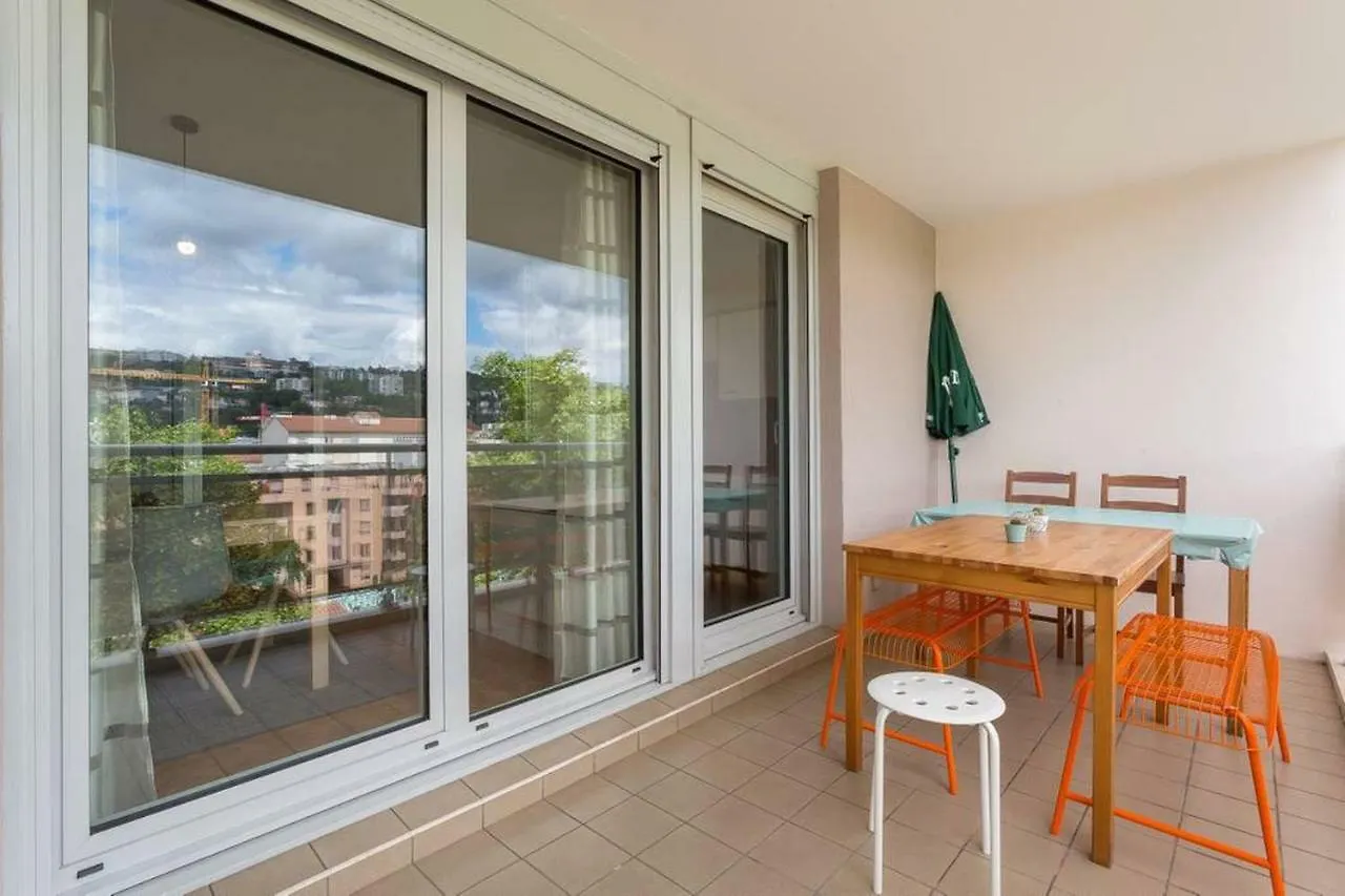 Apartment Appartement Lyon Centre Confluence 100 M2 Parking Terrasses